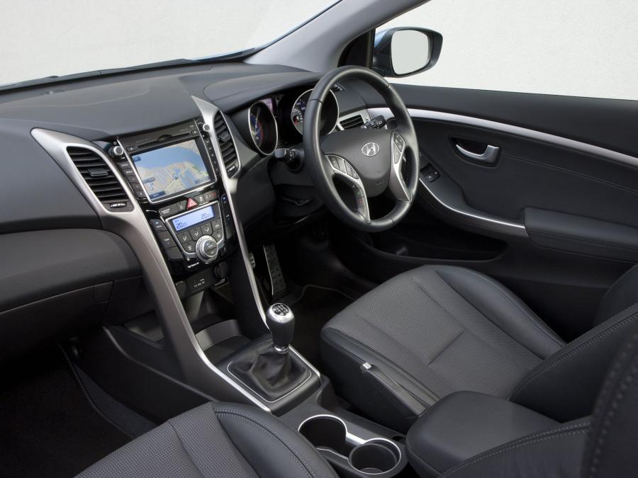  Hyundai i30 3-Door 2013 года  (UK) (фото 14 из 16)